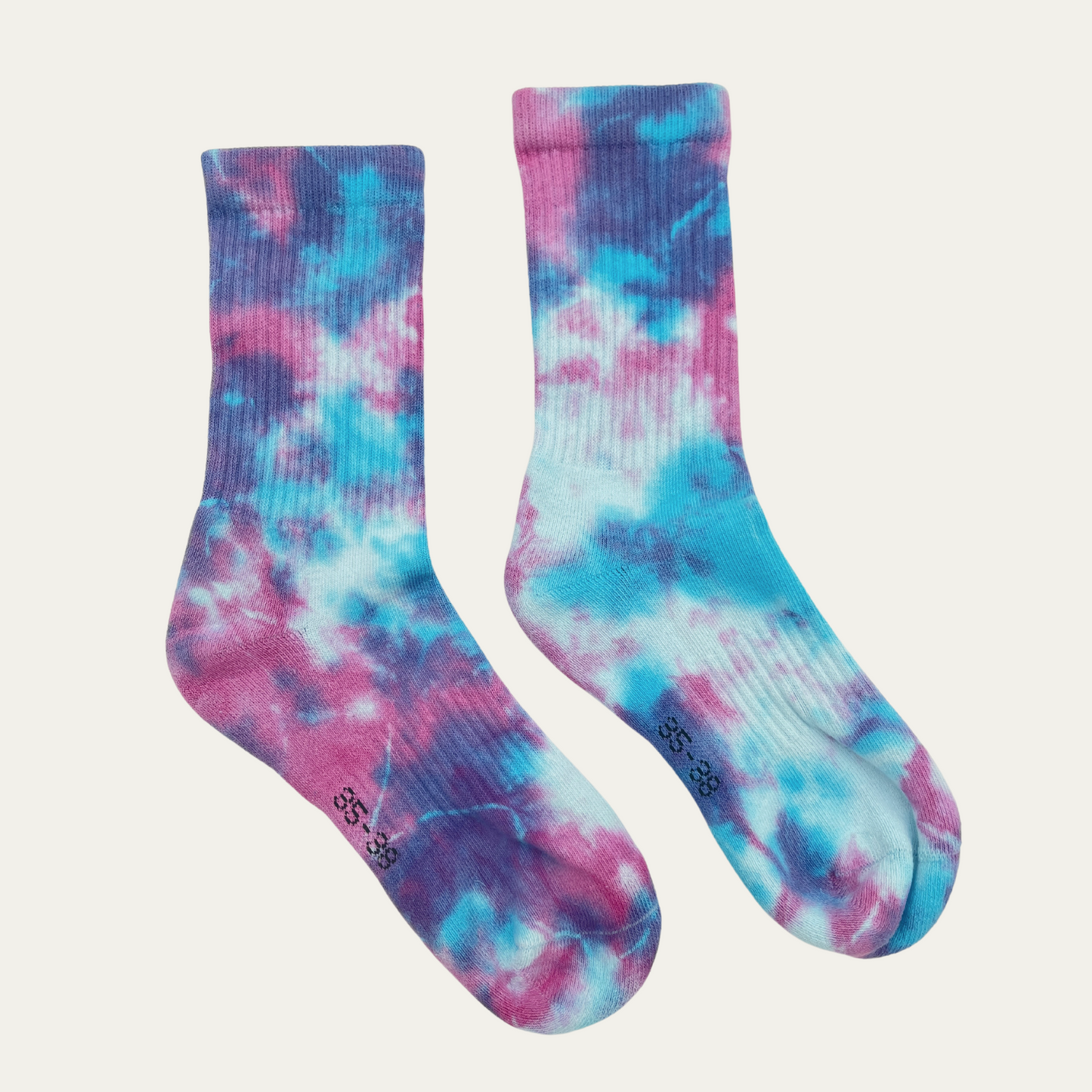 Batik Socken | love is love